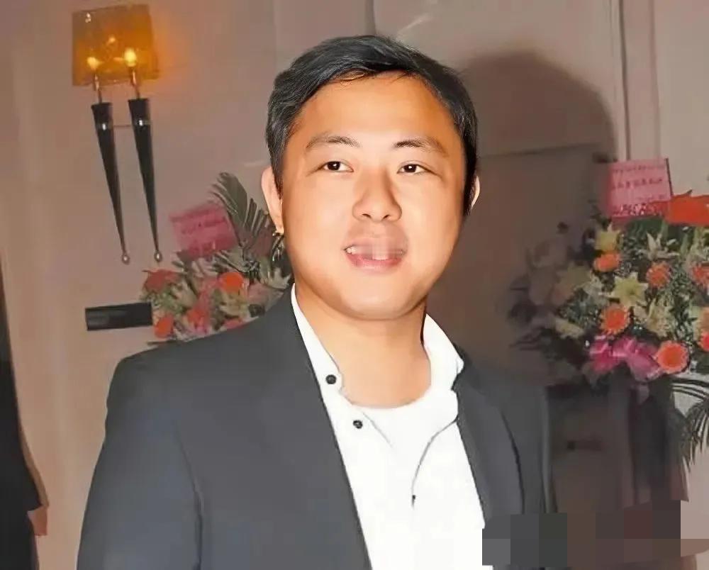 1月13日，台湾女星吴佩慈的婆婆崔丽杰在塞班岛被抓，这个消失6年的中国女赌王再一