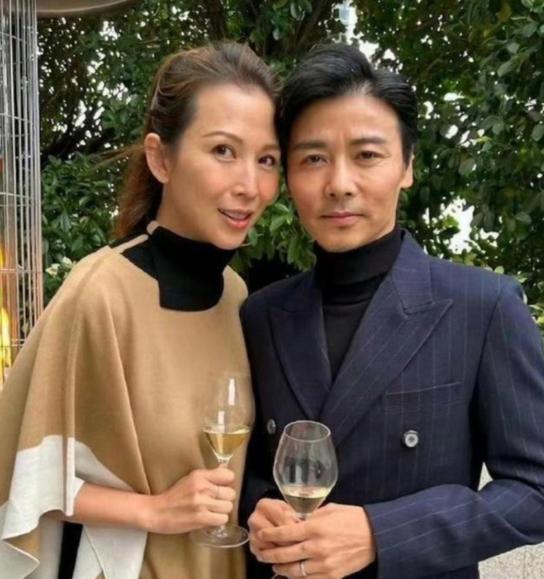 当年刘銮雄当着张晋的面直言：“你老婆陪了我6年。”全场瞬间安静，所有人都等着张晋