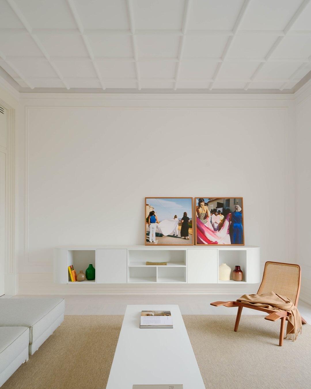 一室留白，满心宁静，把温柔藏进白色肌理里🌿要论什么装修风格耐看且经典大气?家