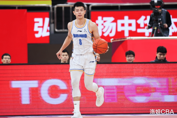 CBA三消息:首钢夏天开启重建,易建联灵隐拜佛,杜锋欣赏<em>祝铭震</em>
