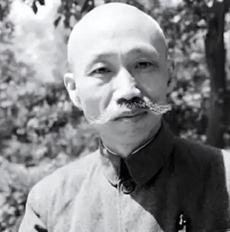 1935年，王家烈被蒋介石逼迫，交出兵权后考察散心，蒋介石也够意思，给了3万大洋