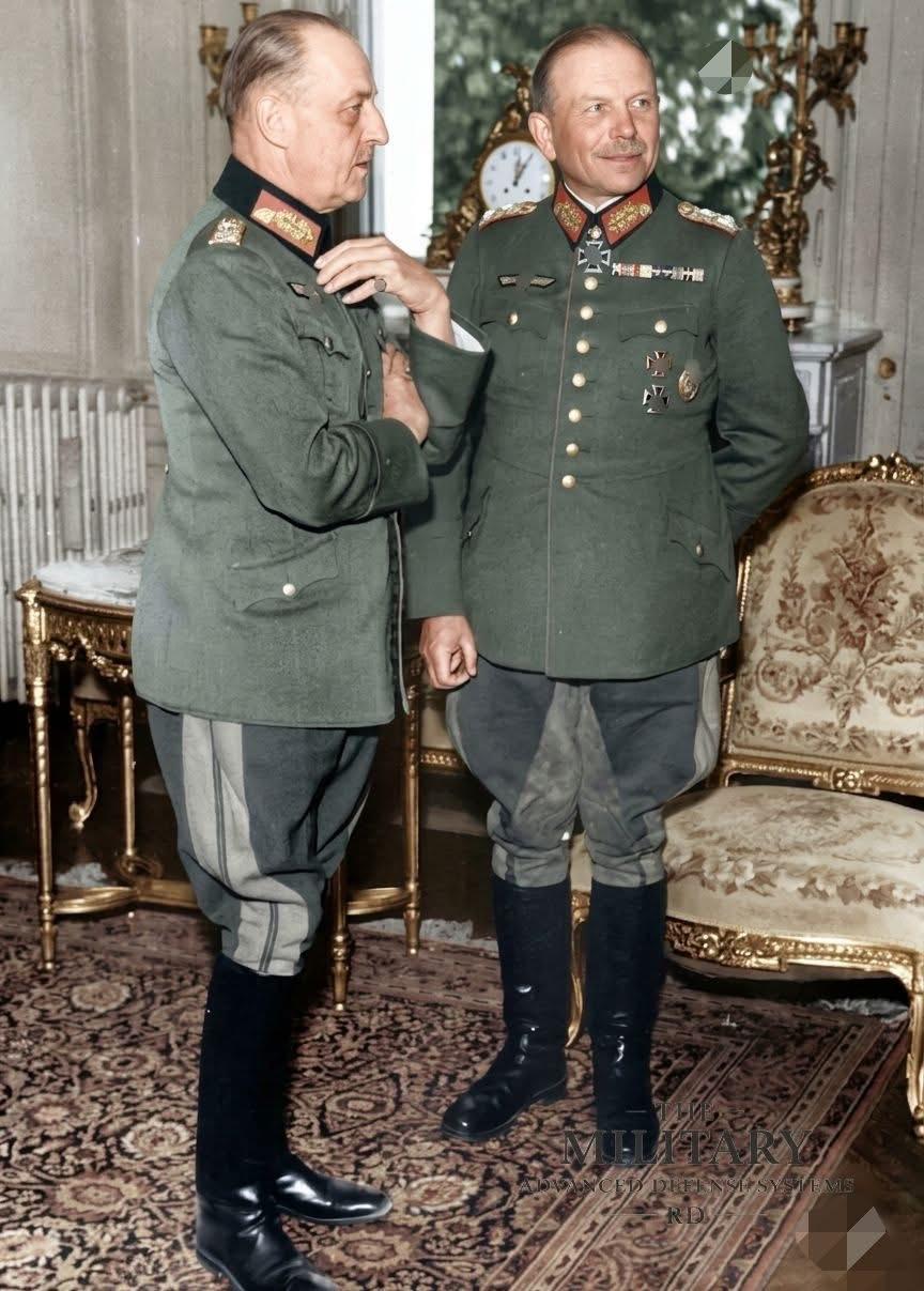 1944年4月，法国枫丹白露的西线德军总部，正在视察的古德里安，与之交谈的是德军