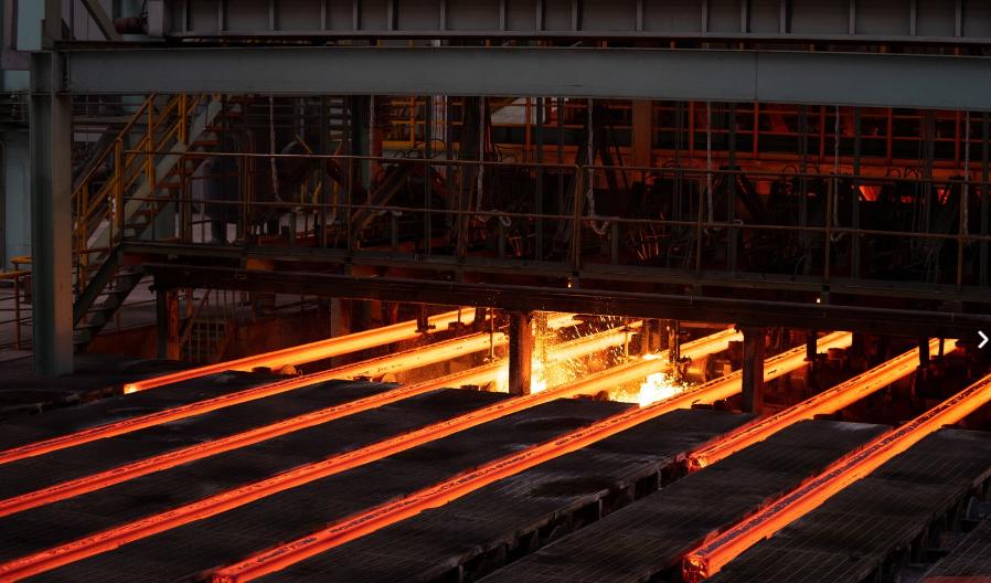 ·为啥中国宁愿勒紧裤腰带也坚持发展钢铁产业？2025年，北约几个关键国家悄悄开了