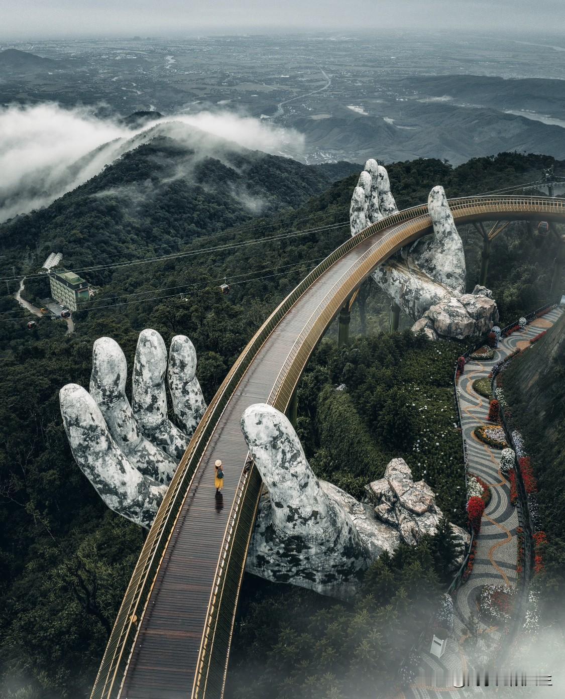 社会学家说：“讲话不要有奴才之相，很多人说话就是太卑微了，今天我直接给你一个思