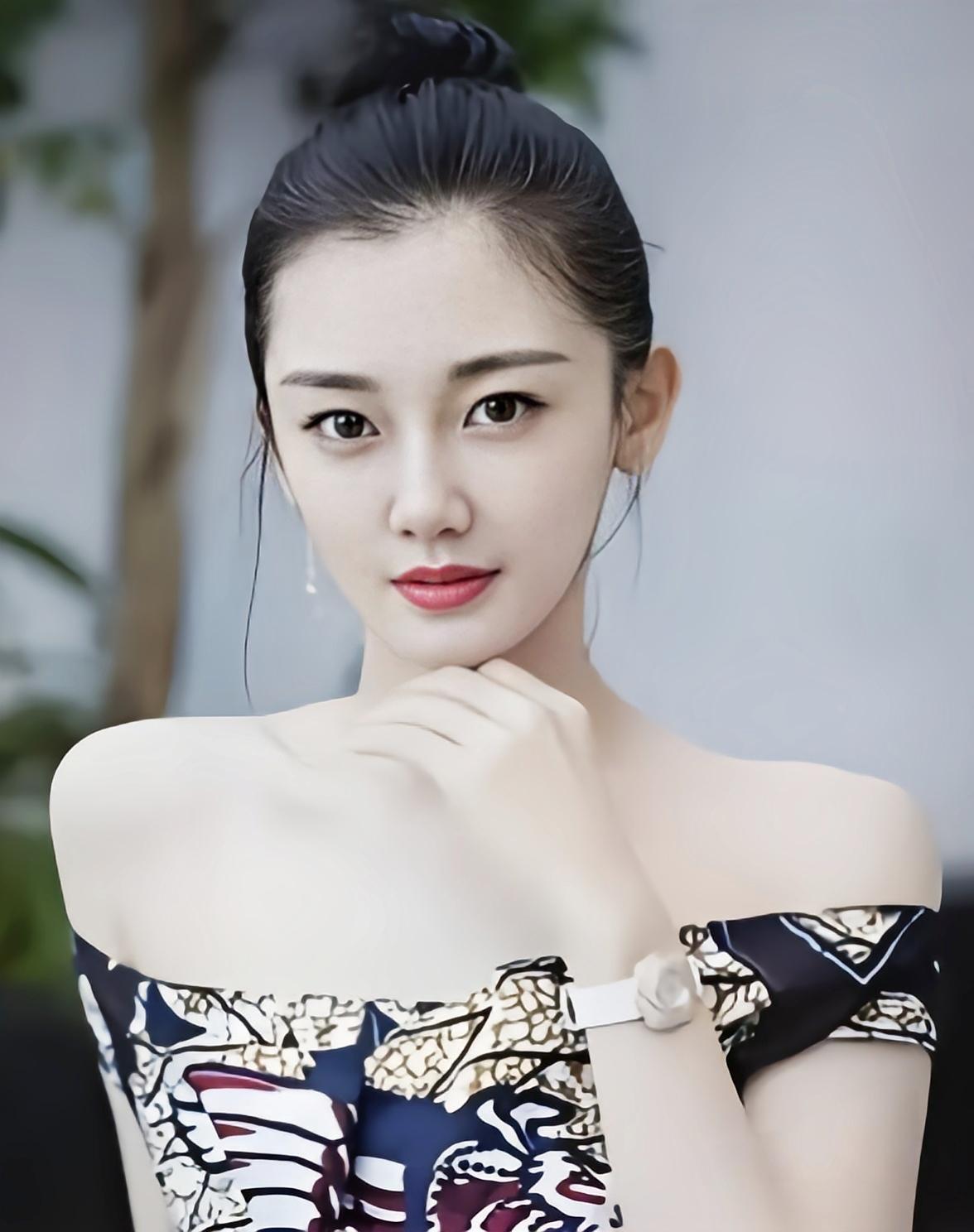 如果不是苗苗亲自发的，我真不敢相信，她才生完二胎不到半年，郑恺就忍不住跟她同