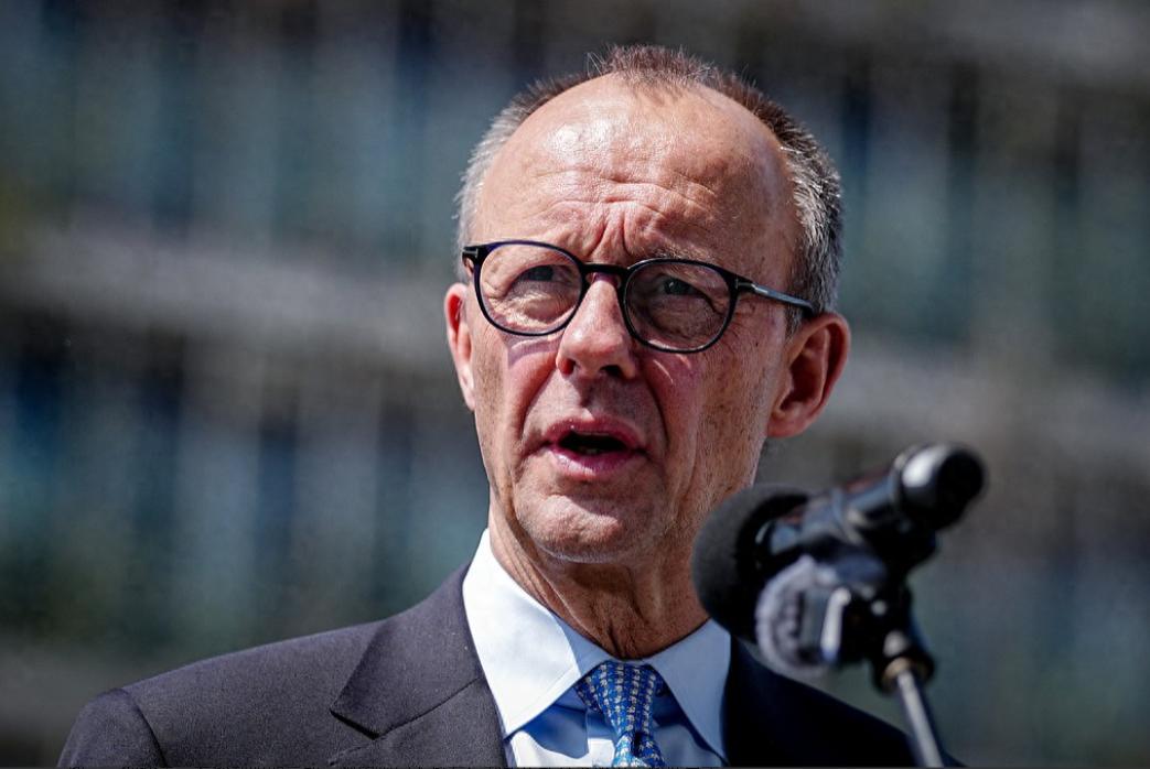 德国总理默茨今天结束了印度之旅，他在印度说了一句“雷人”的话，他说：“我们正