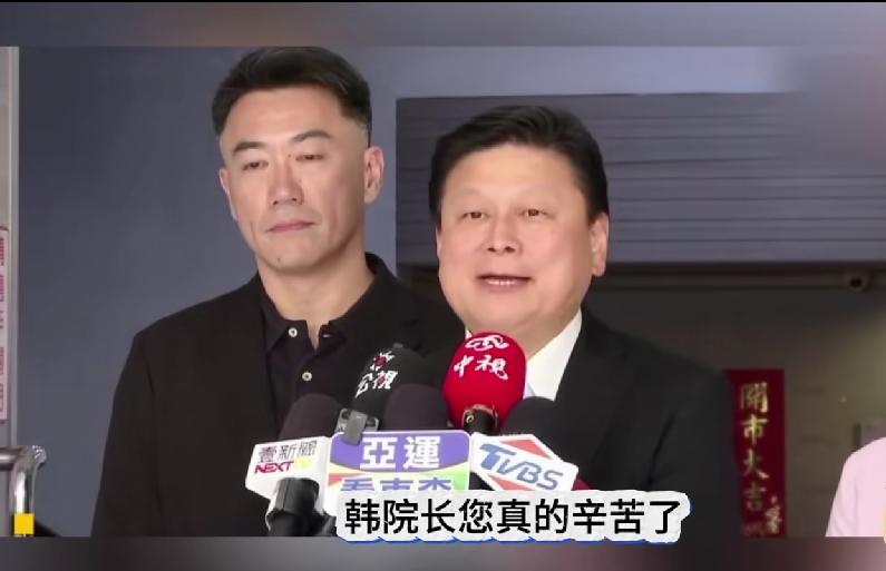 内斗没完没了！韩傅风波未落幕，名嘴预测明年卢郑又将爆发路线之争昨天韩国瑜在朝