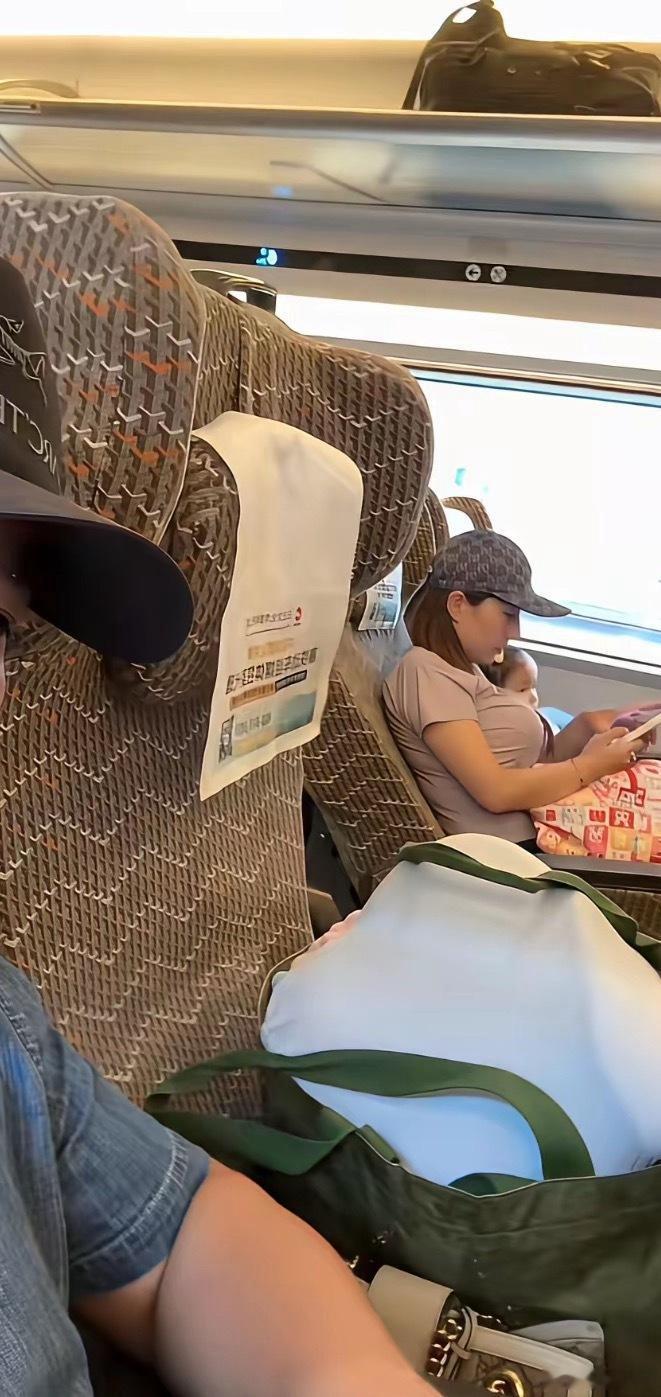 小朋友出镜了