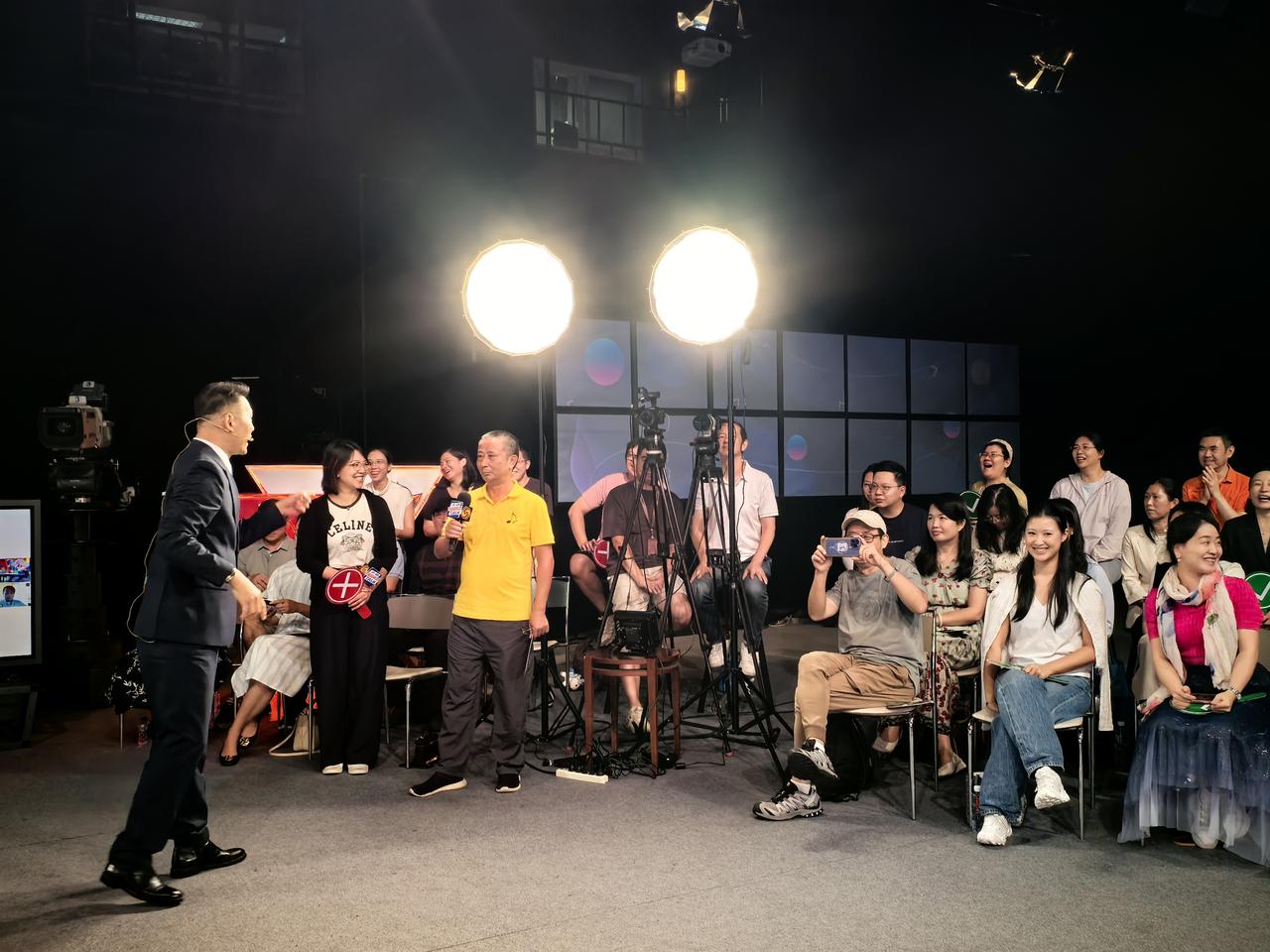【为什么英语不是高级的语言？】我们讨论减少英语在中小学学习中的权重，我是支持