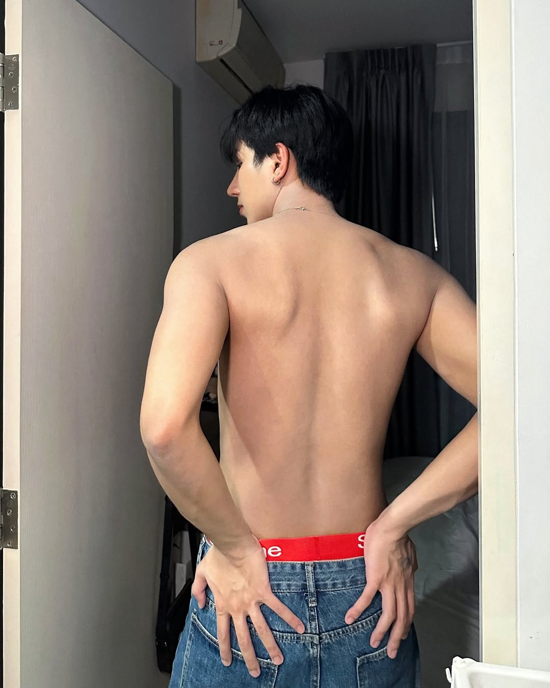 早餐晒肌肉照，泰国男艺人真会来事儿！