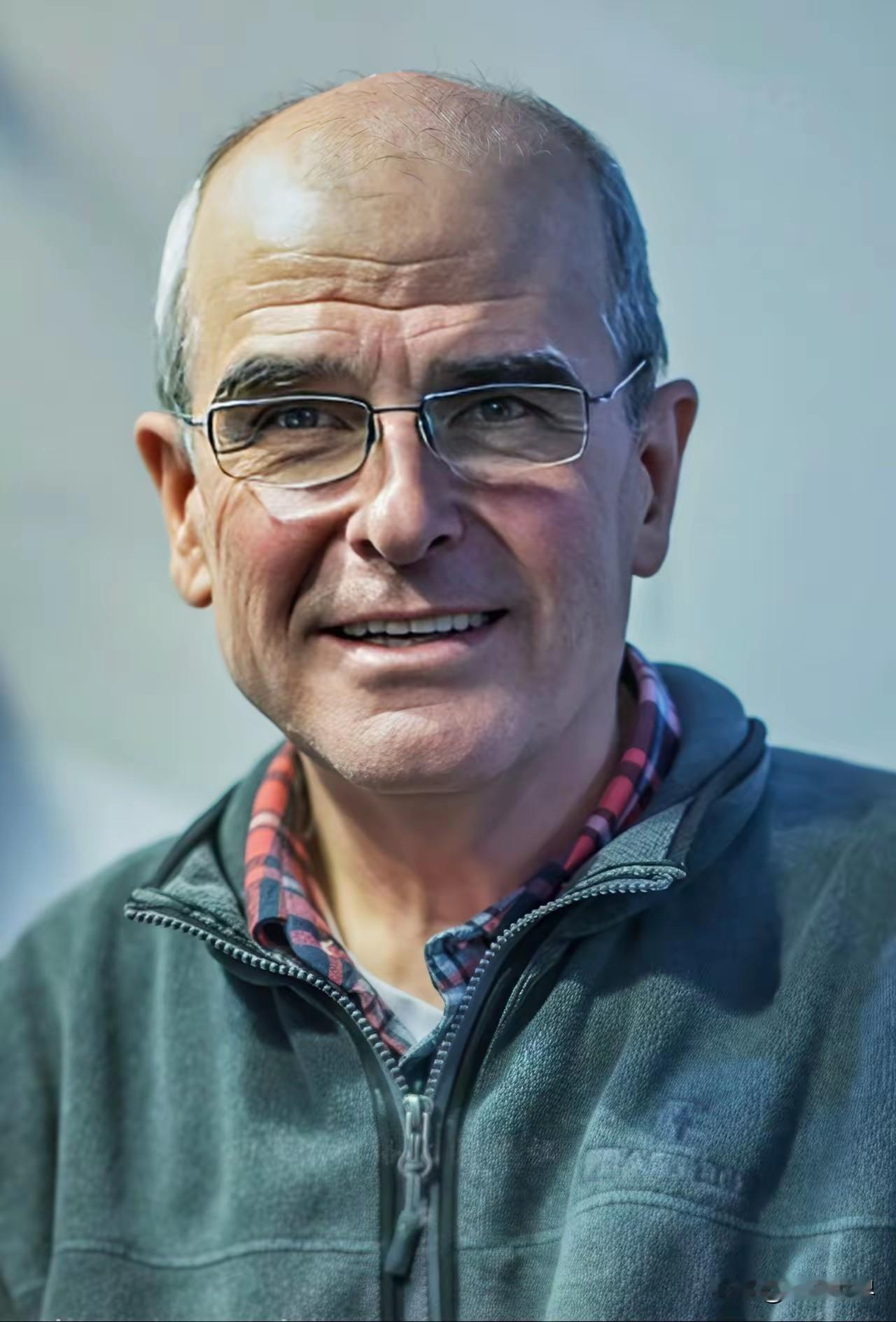 阳和平直言那些质疑教员时代粮票制度是个错误的人简直丧尽天良！他说：在现代一些中