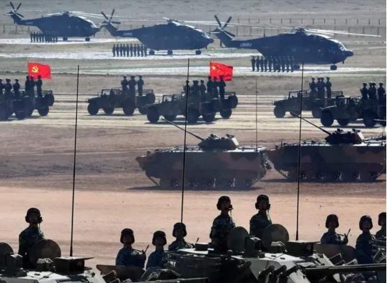 解放军出现重大变故后，台岛担忧武统提前！邱毅:大陆的鹰派上来了近期解放军高层