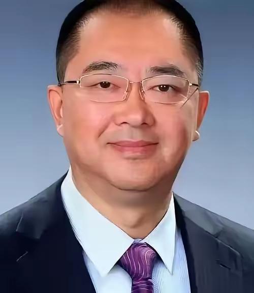 恒大终于要尘埃落定了！！许总也被判处了无期。对许老板而言，2.4万亿的窟窿，