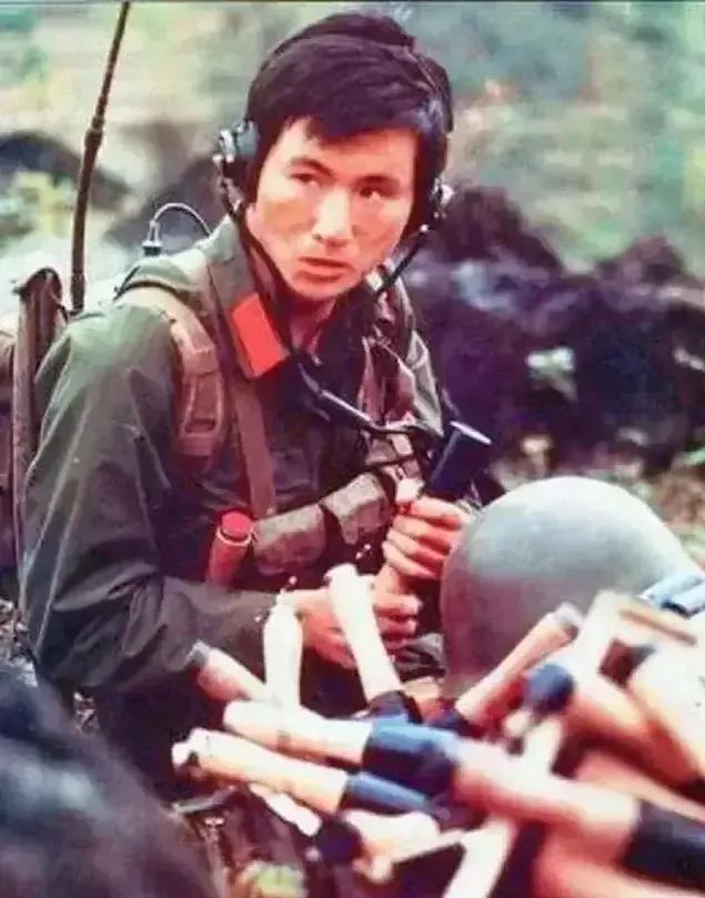 1985年，老山战场上，杨启良歼敌18人，转业后却遭地方恶霸刁难，他看了恶霸一眼
