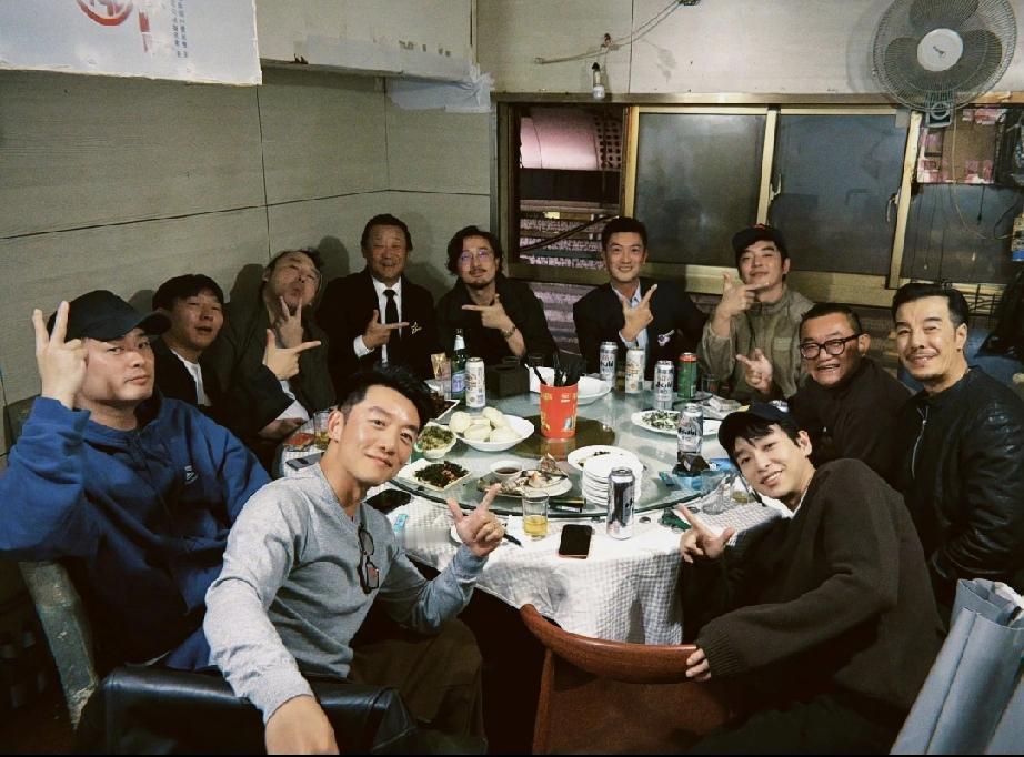 全是大咖，这些明星真给面子啊！上海戏剧学院80周年校庆这些艺人全部回去了。现在