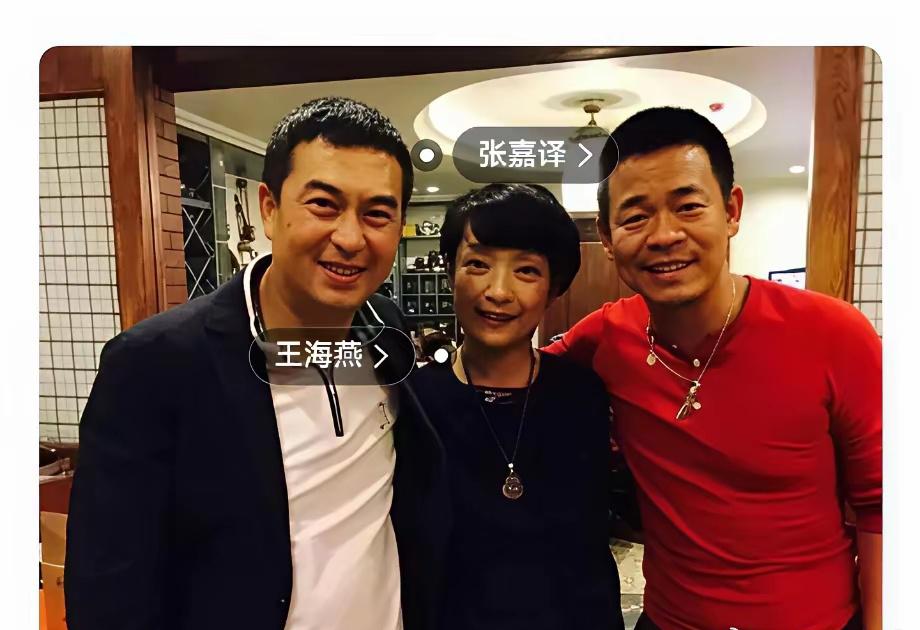 孙浩：你看网上那破新闻，说老子资助你起步？张嘉益：看了，瞎写的。你啥时候给过