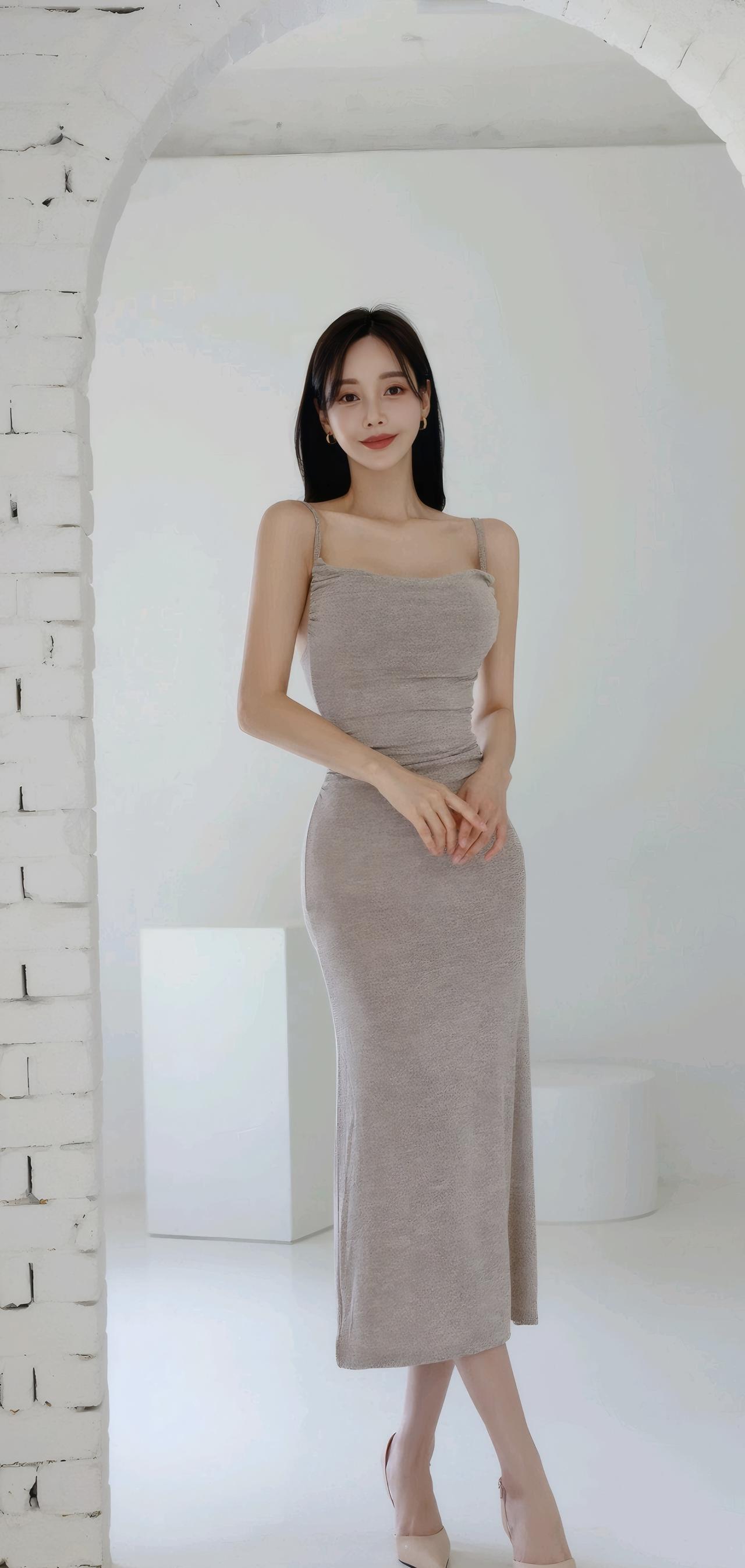 优雅气质，灰色连衣裙穿搭，简约大方，尽显女性魅力。