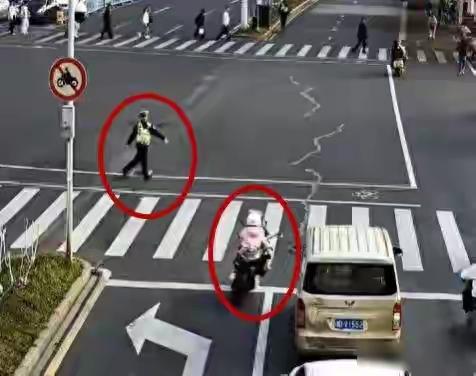 省公安厅2026年文件明确，单纯安装手机支架不属于非法改装，不会因此被扣车罚款。