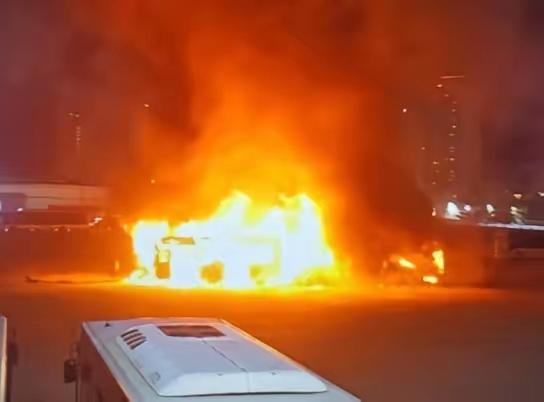 2吨重、14马赫，今天伊朗发射导弹，称击中美以目标。今天中东局势又紧张了。伊