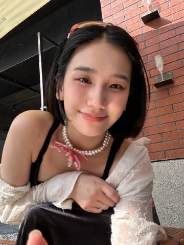 何美延的朋友刘其这趟来的真憋屈！何美延抱怨婆婆向着粱淞说话，对自己根本不了解，还