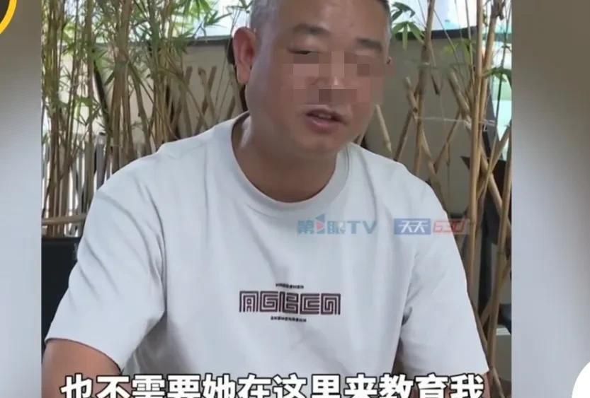 重庆，男子年轻时不安分，因另有新欢与妻子离婚，撇下两个年幼的女儿由前妻抚养。多