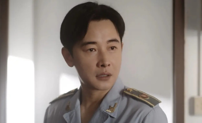 电视剧《目之所及》，1994年，曲桐和苏牧心在工商局重逢，这是他们自1986年高
