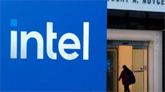 我刚听一位不愿透露姓名的英特尔内部人士在休息室叹气说：“良率没上去，所有预期都是