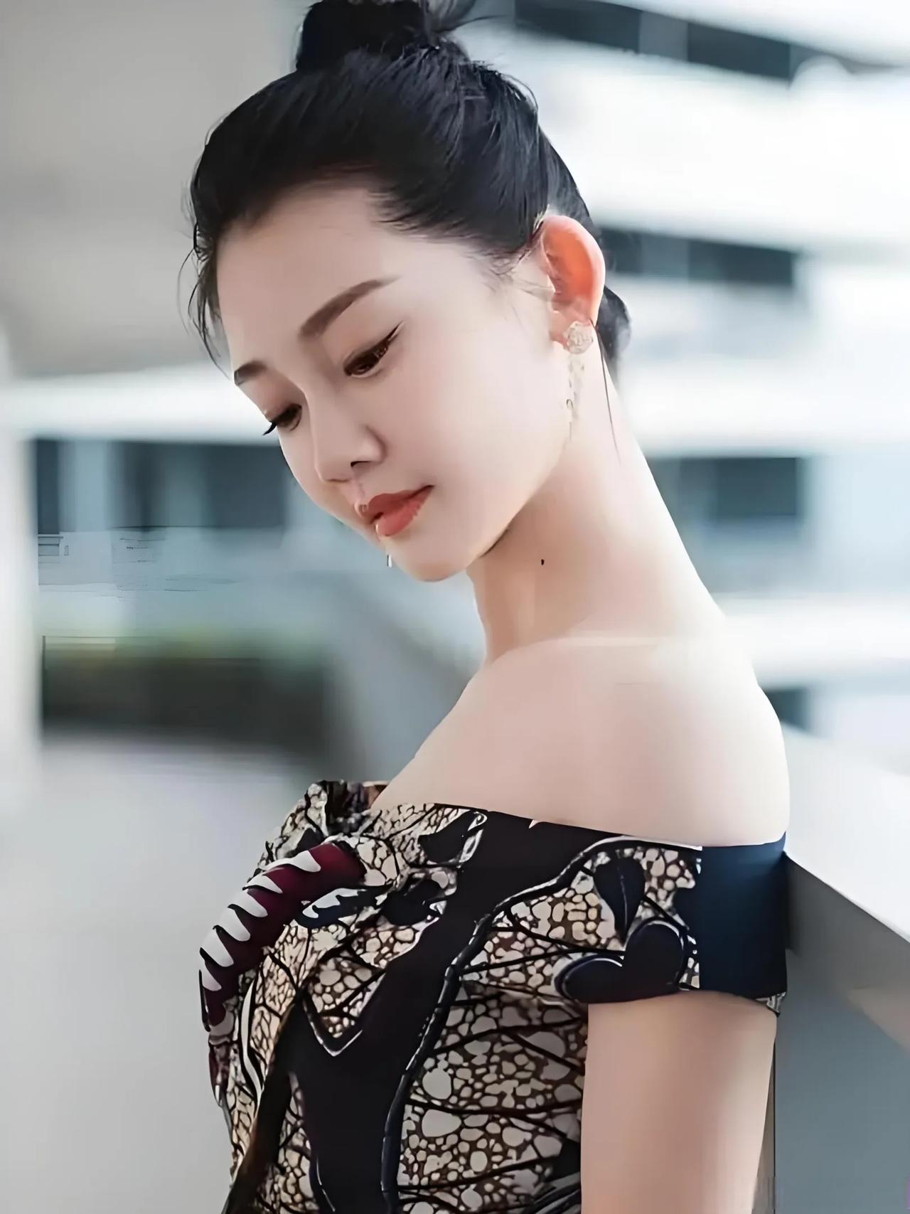 第177微苗苗：在她的眼中，你看到的是清纯小雅上片，必是精品，这期聊聊苗苗！