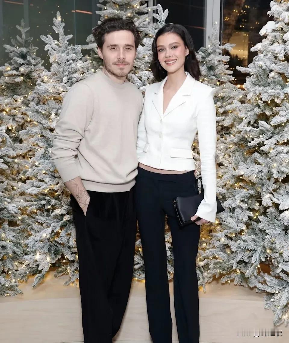 怎么说呢，普通家庭的话站在老婆这边肯定是对的，但是他们这种家庭，还是要有一定公关