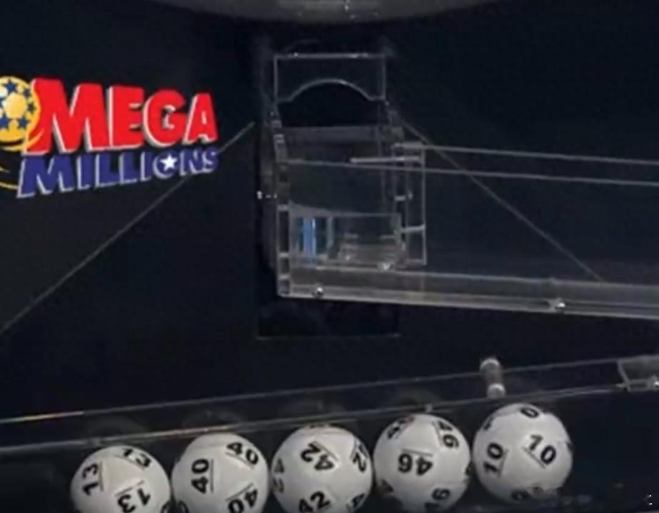 在经历创纪录的连续39次轮空后，美国“超级百万”彩票头奖当地时间14日开出。据悉