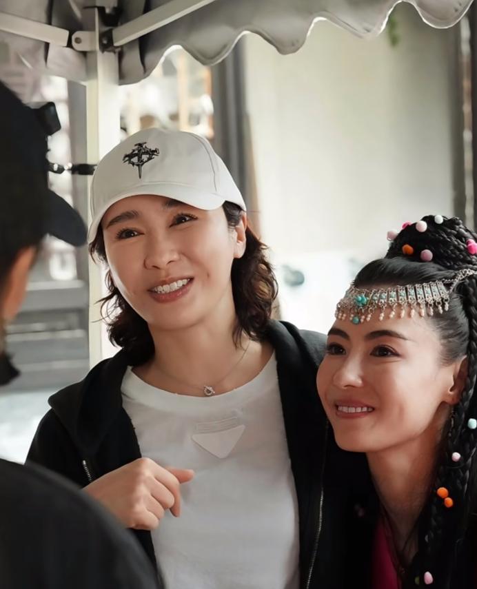 刘嘉玲肯定没料到，在香港娱乐圈里，最真心把张柏芝当回事的，既不是向太，也不是她前