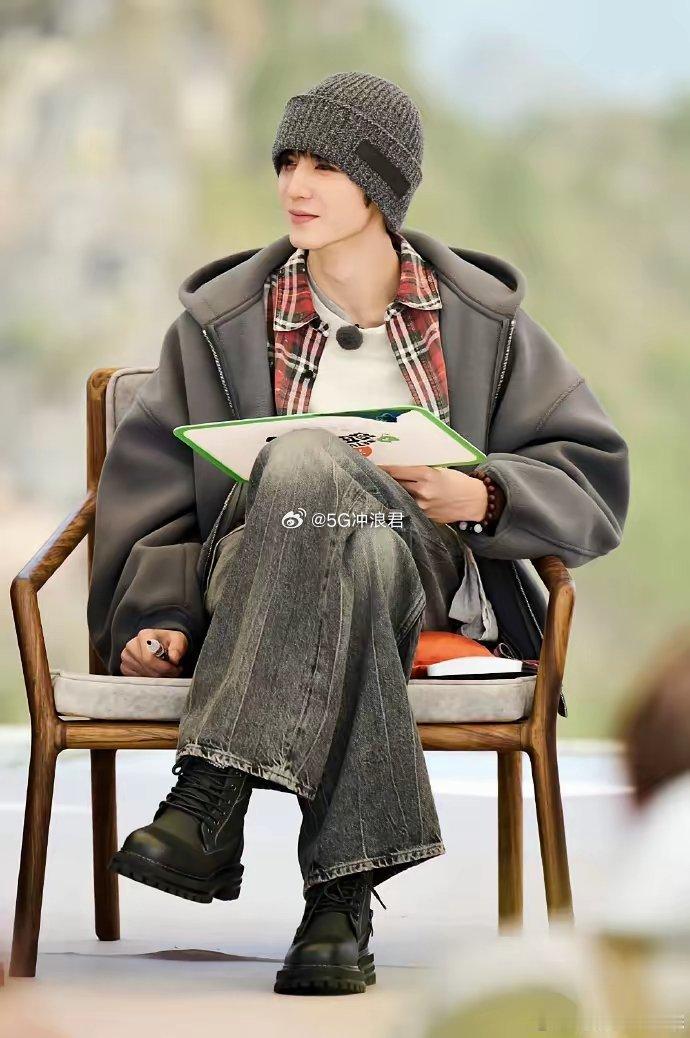 当陈哲远来到《现在就出发3》，氛围和上一个飞行嘉宾有点不一样啊。很显然，作为飞行