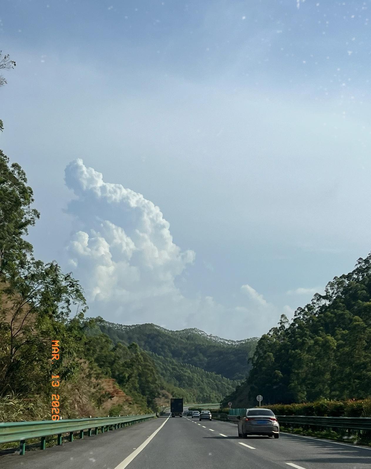 表叔正月初十（2月26号）才去广东打工，结果3月10号，人就以骨灰的形式回了家，