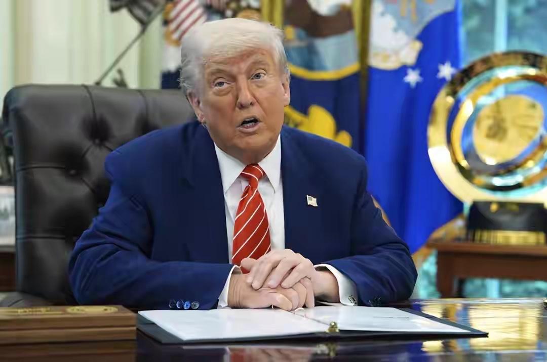 特朗普考虑批准对华销售先进芯片，仅凭一条理由，中国可拒之门外据路透社11月2