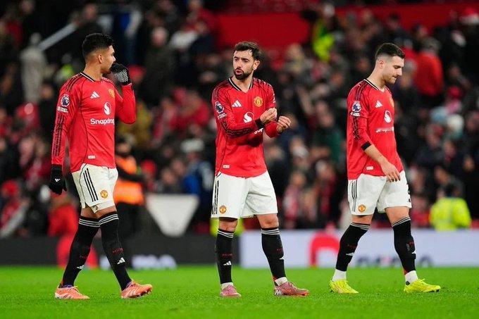 邮报B费的合同中有一项条款，英超以外的俱乐部可以用5650万镑的价格签下他，这大