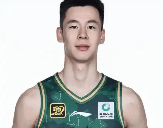 媒体人谈郭昊文拒绝活塞合同: 经纪人要客观为球员生涯规划