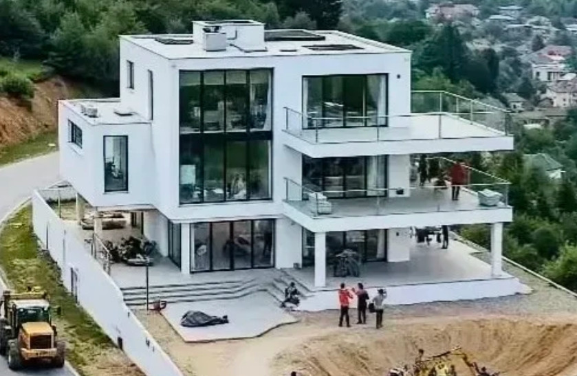 这哪里是自建房，这是男人的奋斗目标啊。[点赞][点赞][点赞]