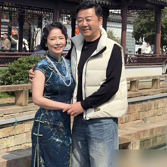 拍完44集，郭涛揣着8万8片酬，回头一听梅婷拿了300万，当场就炸了，直接堵到导