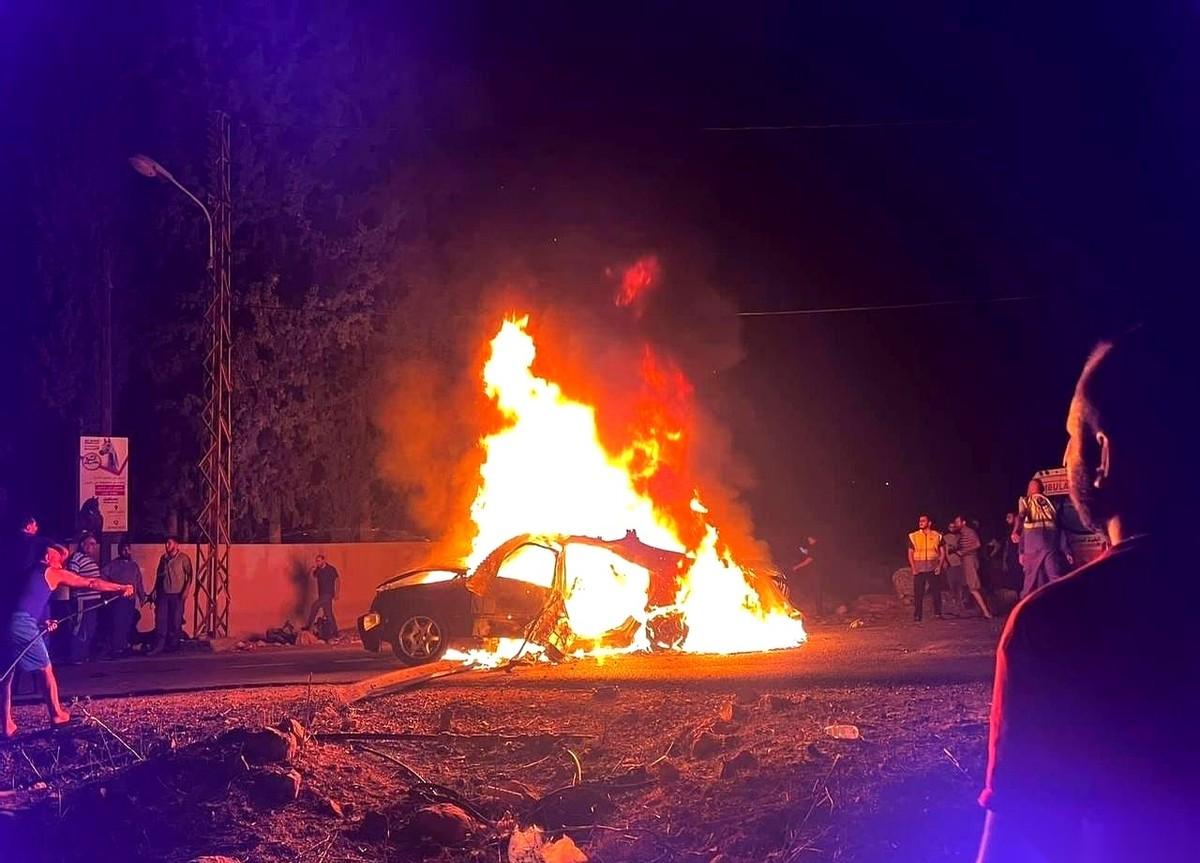 你有没有想过，早上出门上班，突然发现街口站着的不是警察，是一群扛着枪的陌生人？