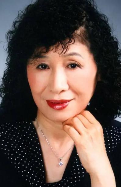1986年春天，开国上将叶飞之女、国家经委副处长叶之枫，因勾结他人泄露国家进口汽