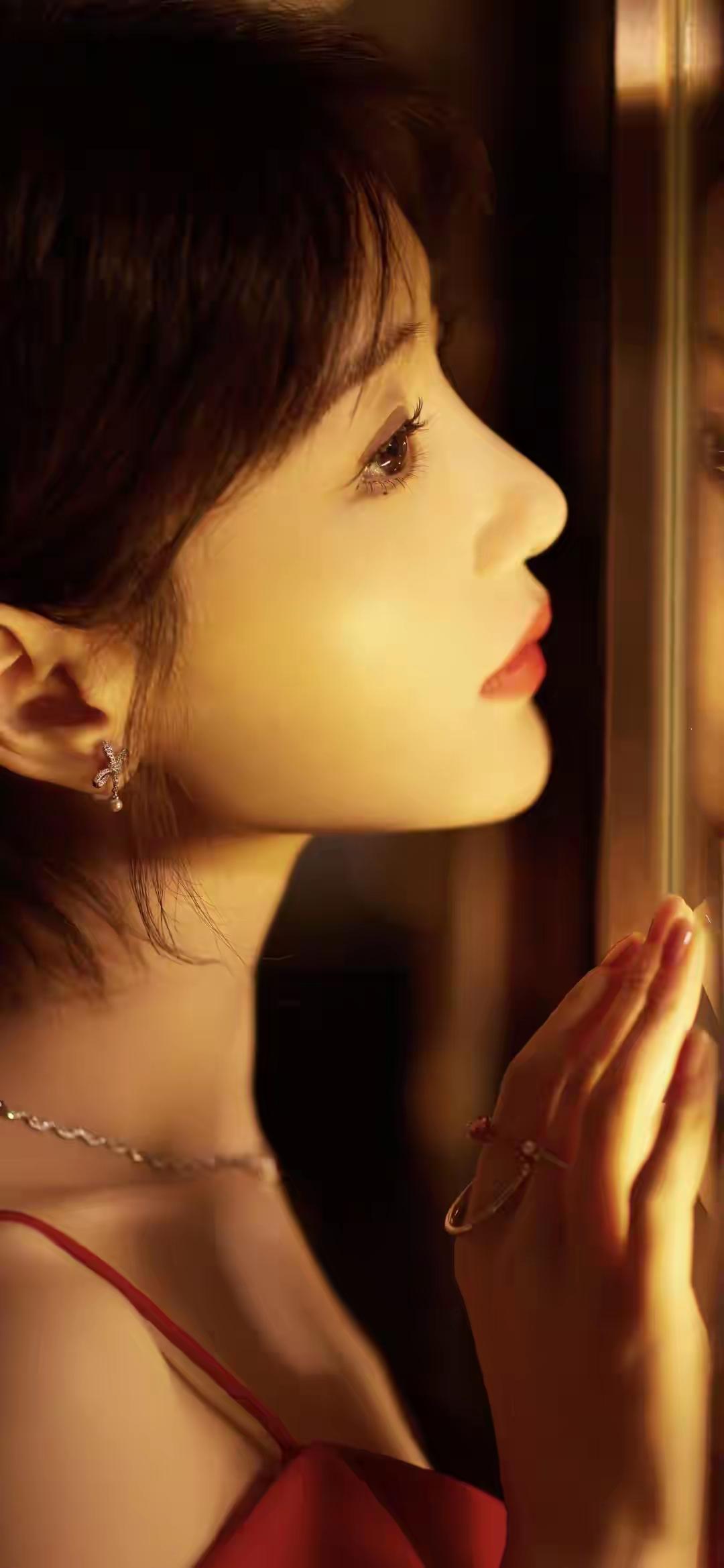 毛晓彤春节与智己从容出行