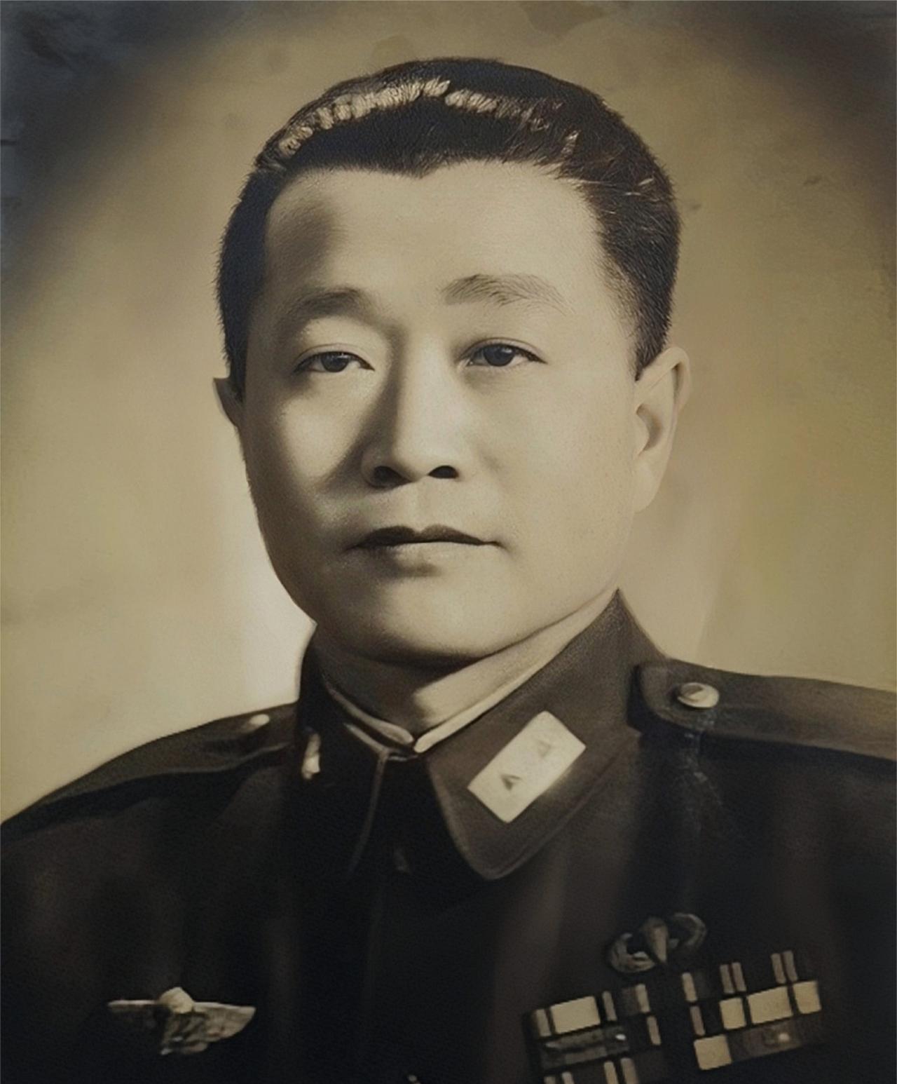 1946年11月2日，蒋军25师在新开岭覆灭，得知消息的杜聿明，吃惊的半天说不出