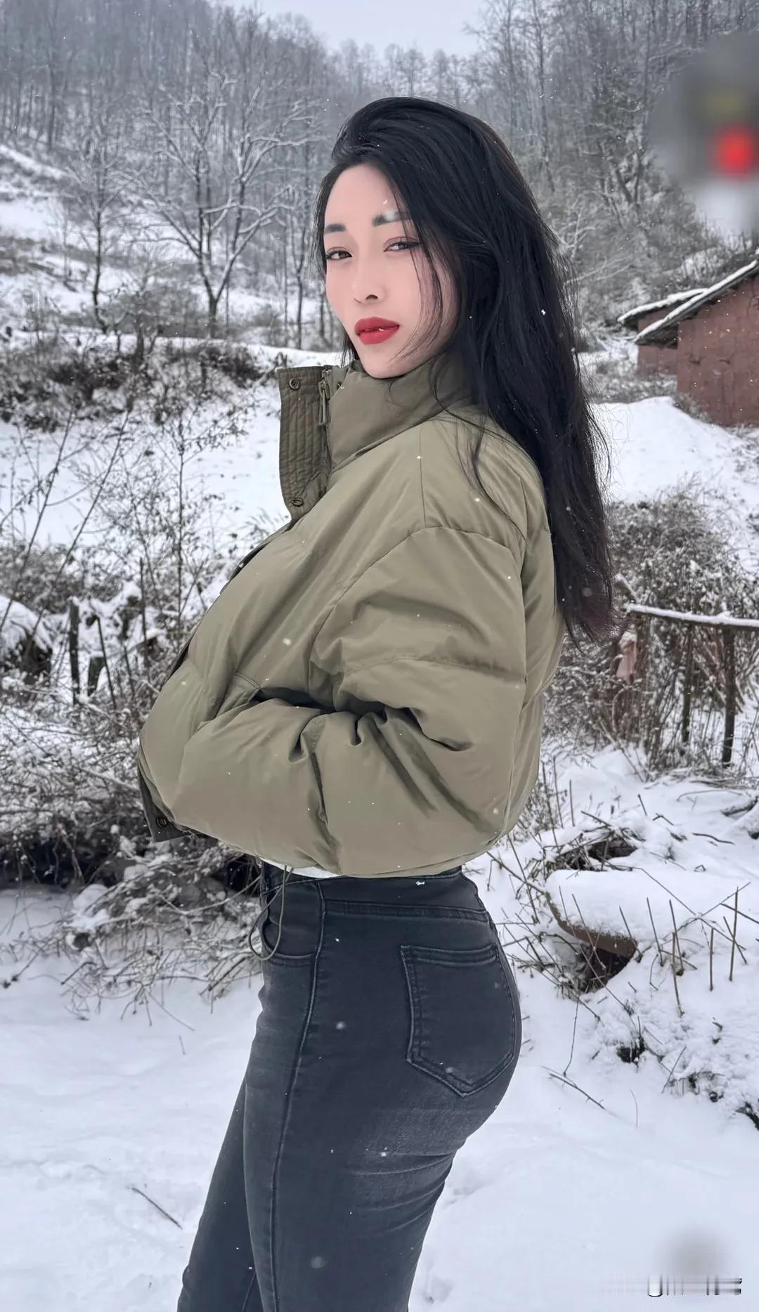 瑞雪兆丰年季节之美。高清美女