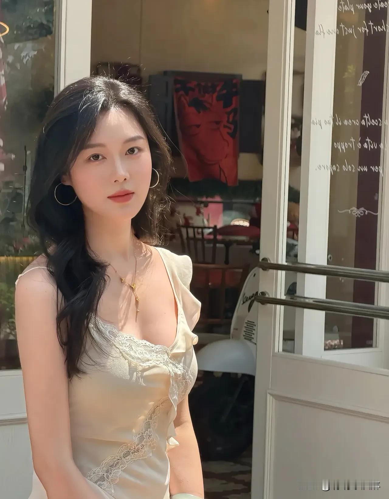 成熟气质的秘密，藏在细节里从容不迫的步伐，优雅淡定的谈吐，是岁