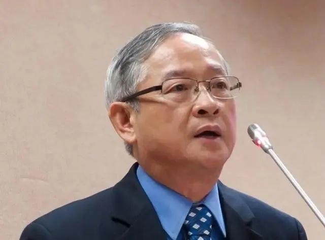 台湾国民党籍前立委林郁方叫嚣：“我实在看不懂大陆造那么多武器装备，造那么多航母干