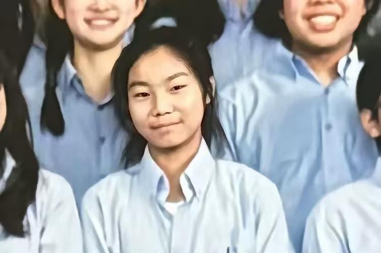 宗婕莉学生照曝光！难怪宗馥莉会那么恨他们，原来宗婕莉初中前是在杭州上的学，还在