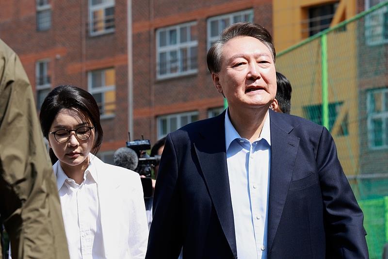 尹锡悦或再次被捕，李在明想把他往死里整，最高死刑24日，韩国特别检察组向法院提