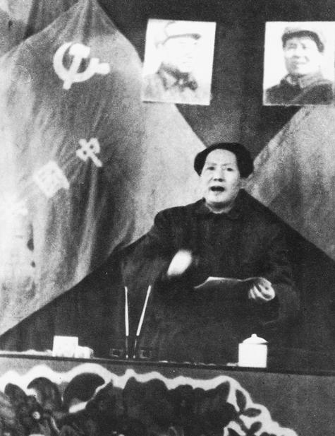 三大战役结束后，美国人责问蒋介石：“你有飞机，可以坐飞机指挥，却为什么总打败仗？