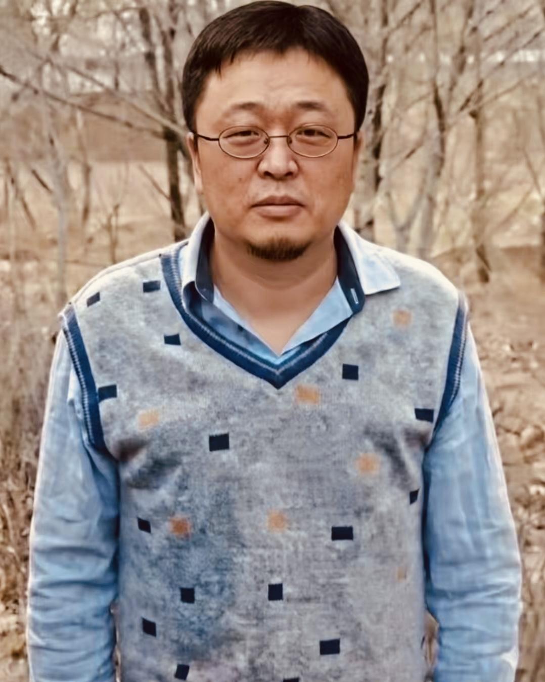 一些媒体明里暗里谴责罗永浩，甚至把“别有用心”这样的词都用上了，我觉得这是非常不