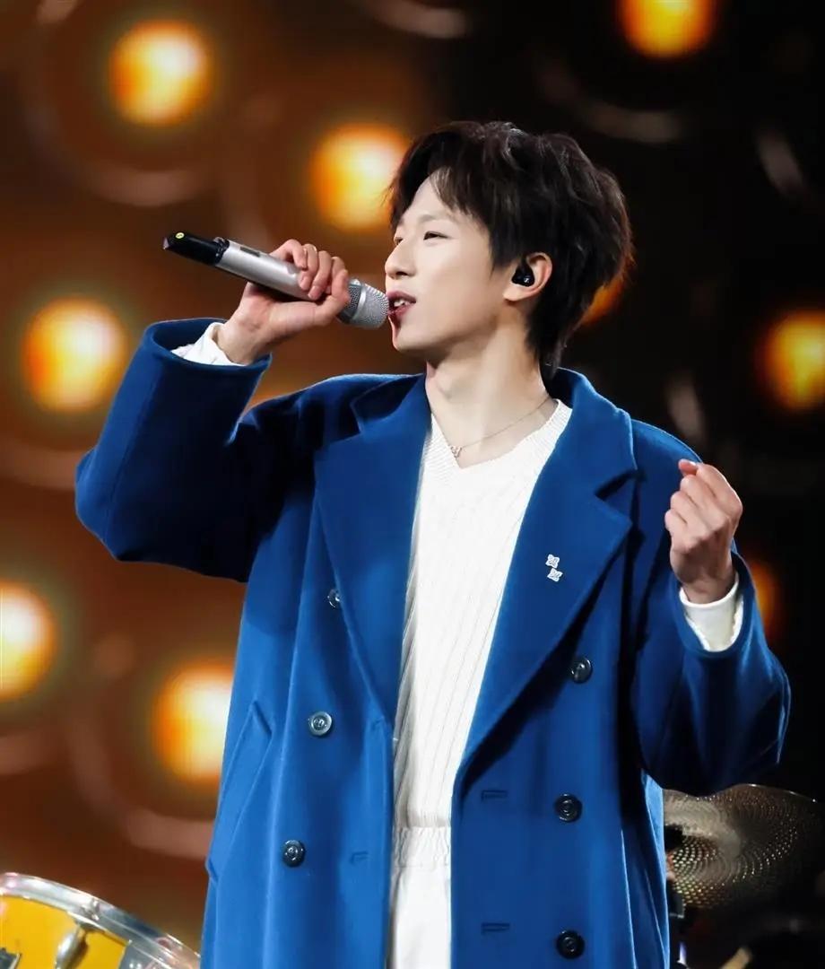 别人退役进体制，他退役进商场。 林高远这一步，走得比扣杀还绝！ 这位曾经